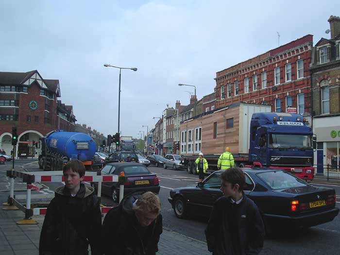 The Cafe arriving, 26/04/05. Photo by Bill Double.