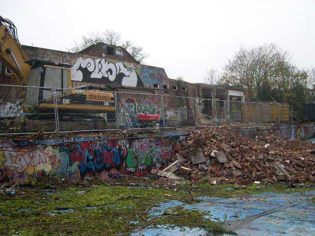 From inside the pool itself, 12/11/04. Photo by Duncan Rimmer