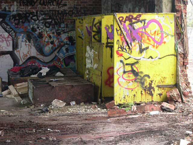 Pool interior, 12/11/04. Photo by Duncan Rimmer.